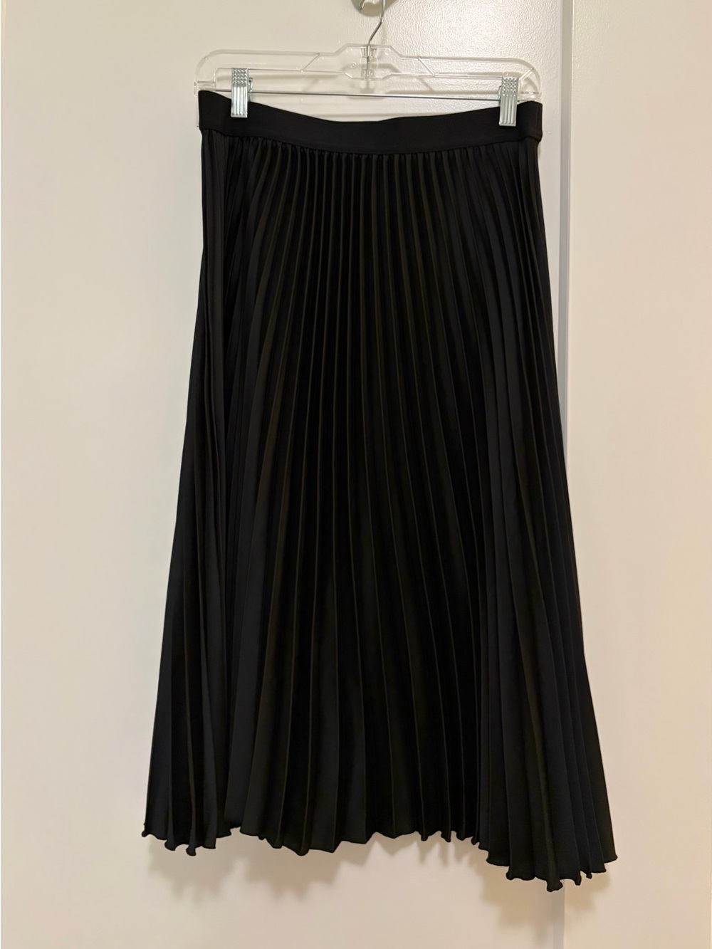 NWT H&M Black Pleated Midi Skirt